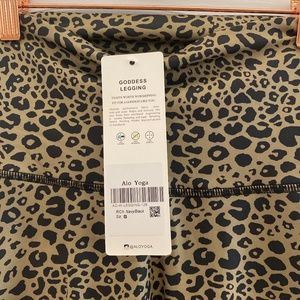 ALO YOGA LEGGINGS